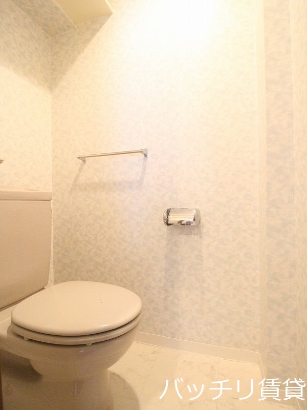 トイレ　画像は別号室の為、現状優先になります。