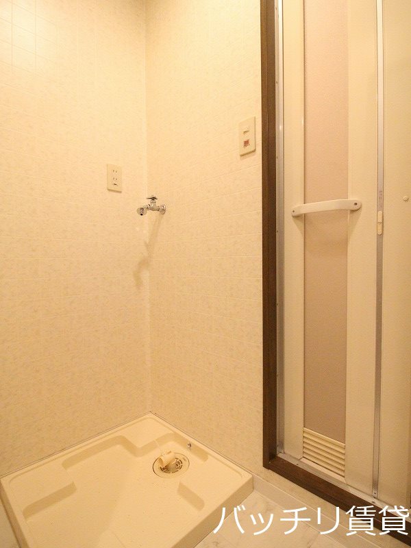 洗面設備　画像は別号室の為、現状優先になります。