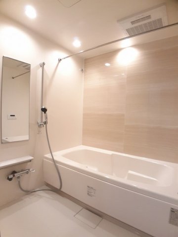 バス・シャワールーム　お風呂で日々の疲れを落としましょう