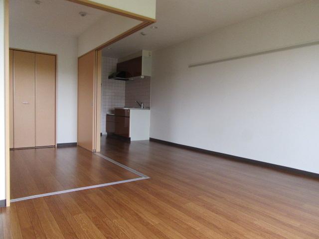 居室・リビング　１Ｒ１７帖の洋室に変身