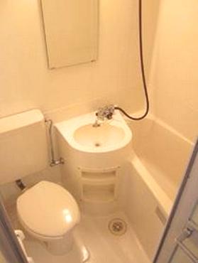 バス・シャワールーム　バス・洗面台・トイレ（同一仕様写真）