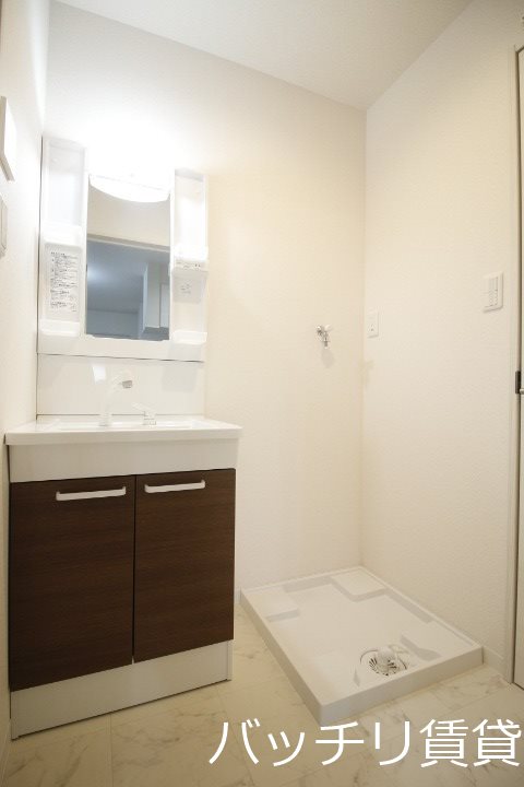 洗面設備　画像は同シリーズの為、現状優先。