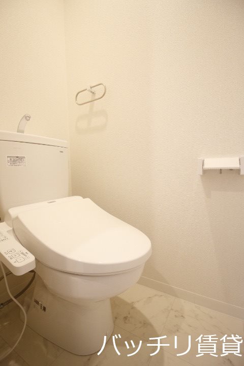 トイレ　画像は同シリーズの為、現状優先。