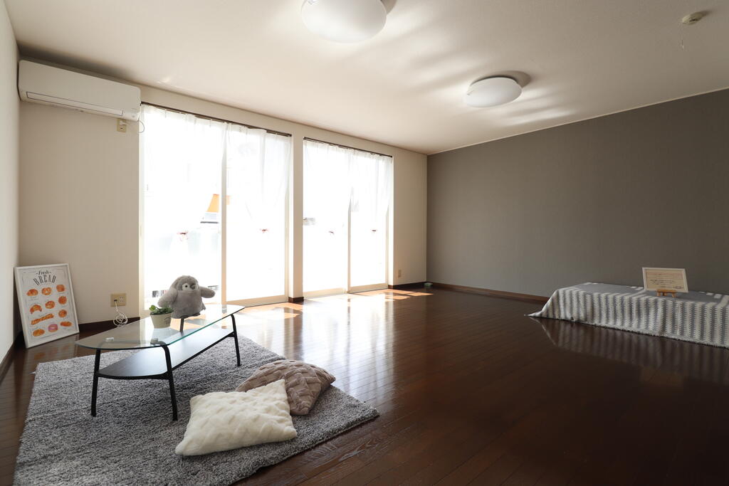 居室・リビング　日当たりの良い15帖の洋室です♪