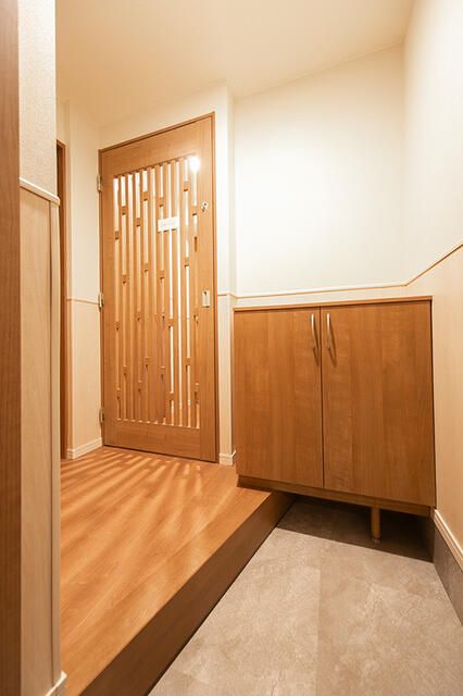 玄関　落ち着いた玄関です