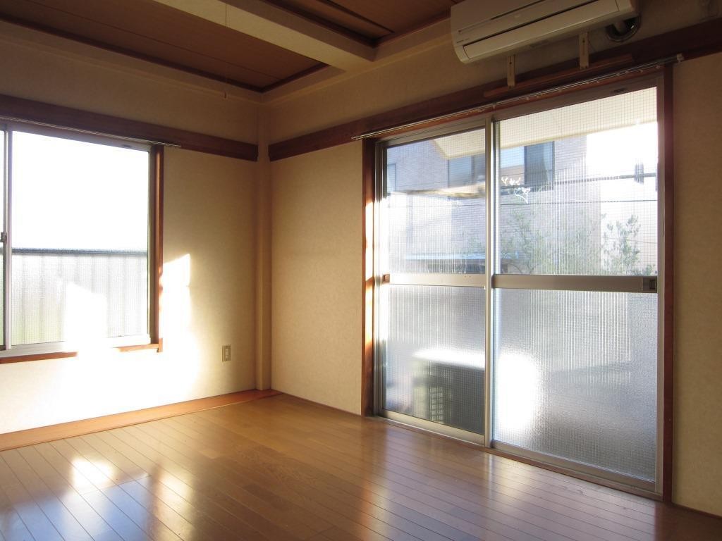 朝比奈ハイツの居間写真