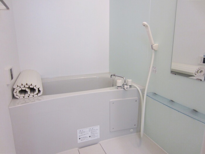 バス・シャワールーム　嬉しい追い焚き・浴室乾燥機付きです♪