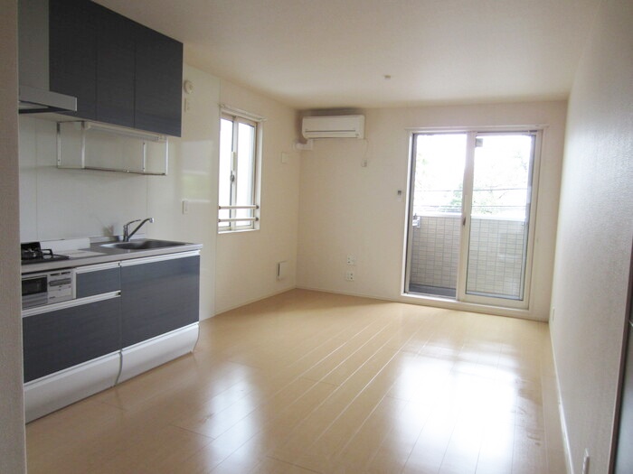 居室・リビング　開放感のあるゆったりとしたお部屋です♪