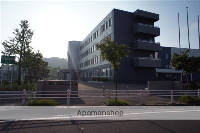 中学校　室蘭市立翔陽中学校（中学校）まで1113m