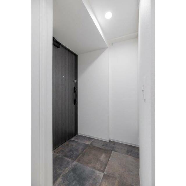 玄関　Dタイプ2024年4月撮影 同タイプ704号室の写真です