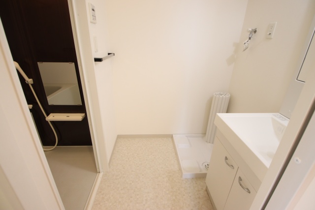 バス・シャワールーム　※別部屋参考写真となります※