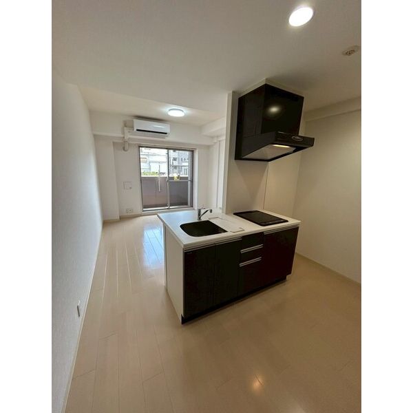 キッチン　写真は同マンションの他のお部屋のものです