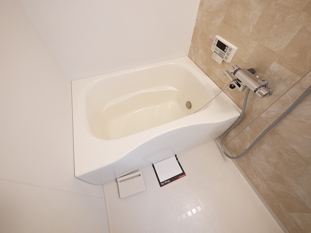 バス・シャワールーム　ゆったり過ごせるお風呂です