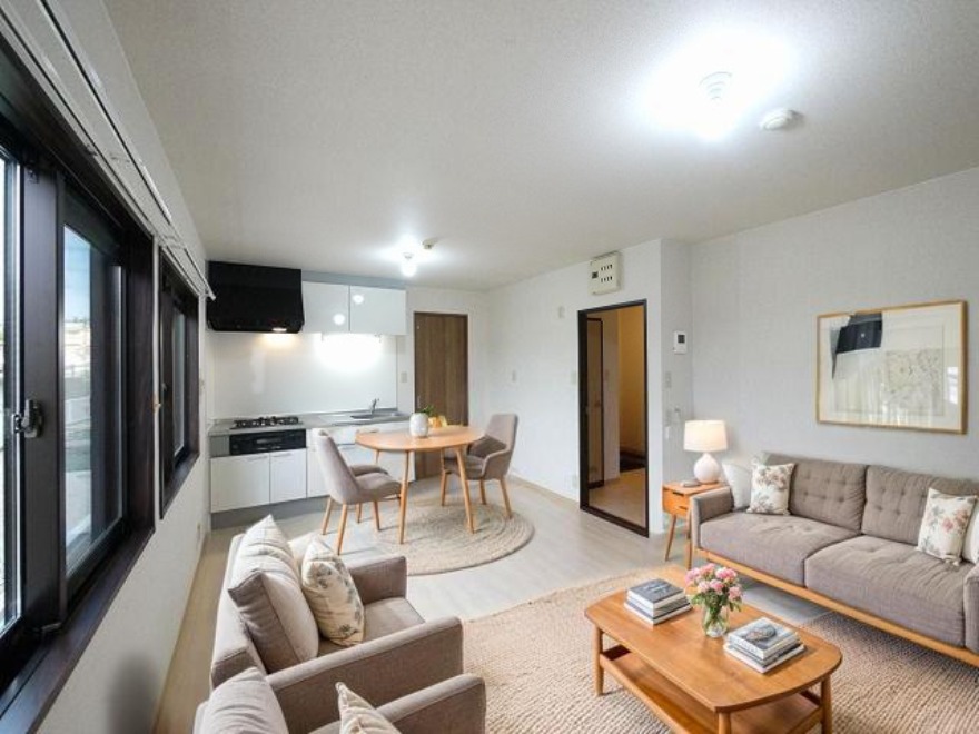 居室・リビング　CGで家具等を配置したもので家具等は含まれません