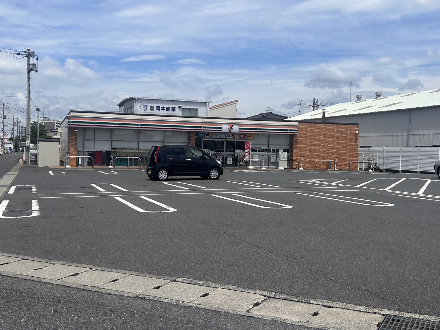 コンビニ　セブンイレブン岡山西市駅前店（コンビニ）まで323m