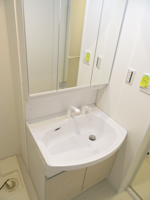 洗面設備　※室内は現況を優先します