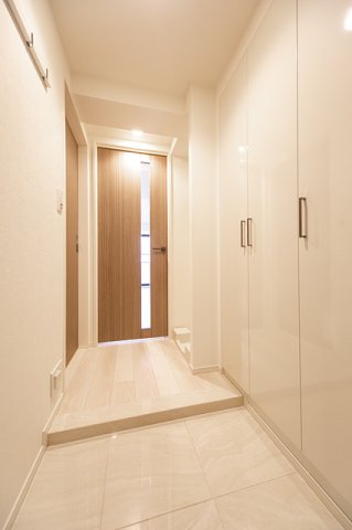 玄関　※写真は同タイプ住戸です。