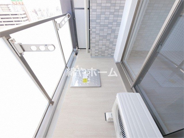 バルコニー　外からの目が気にならないバルコニーで洗濯物が干せます