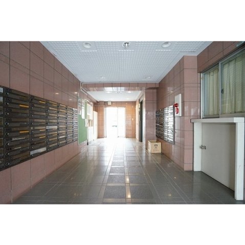 エントランス　エントランスホール