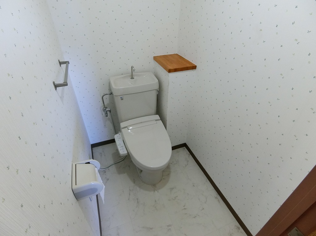 トイレ　嬉しいウォシュレット完備