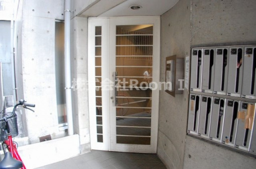 エントランス　清潔なエントランスです