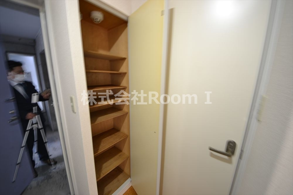 収納　十分な収納スペースがありますシューズボックスです。