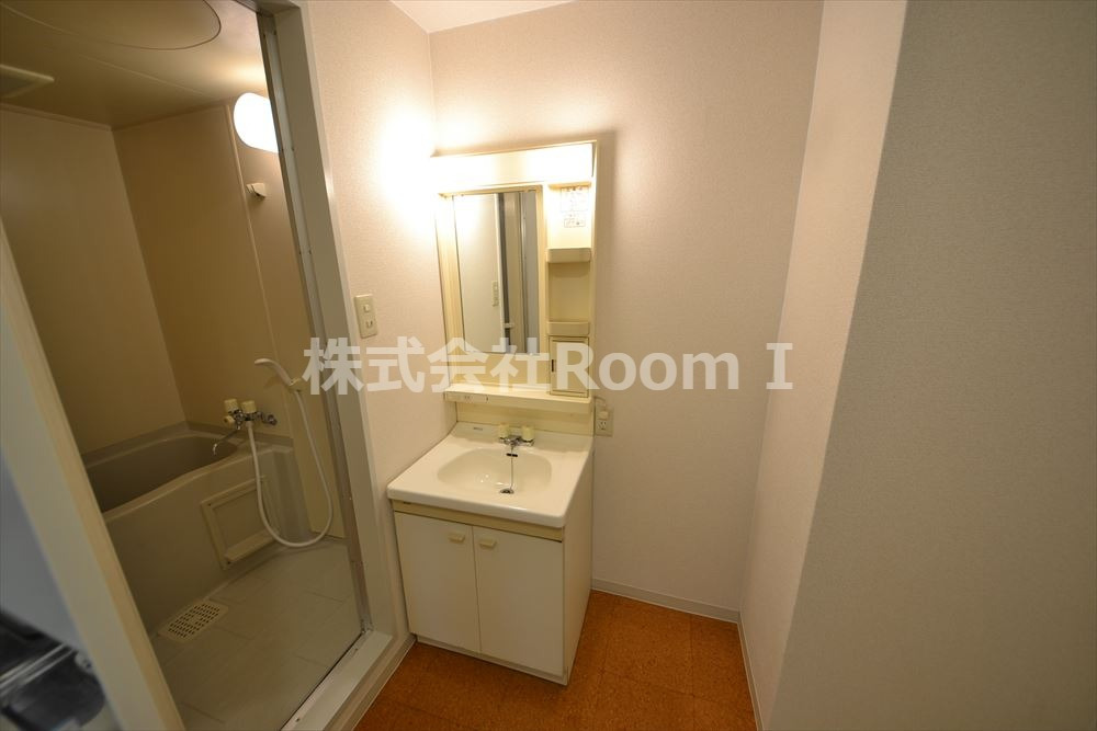 洗面設備　広い洗面スペース