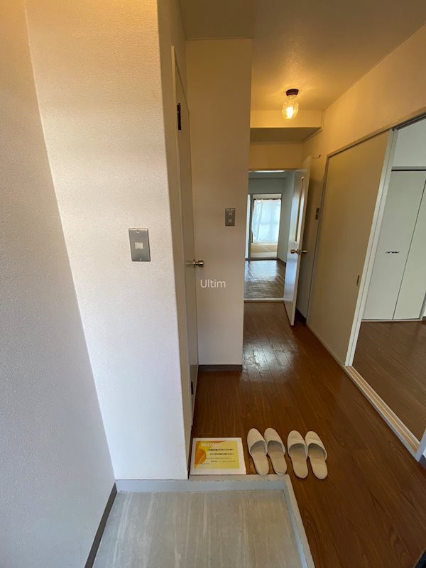 玄関　別部屋のお写真です。ご参考までに！