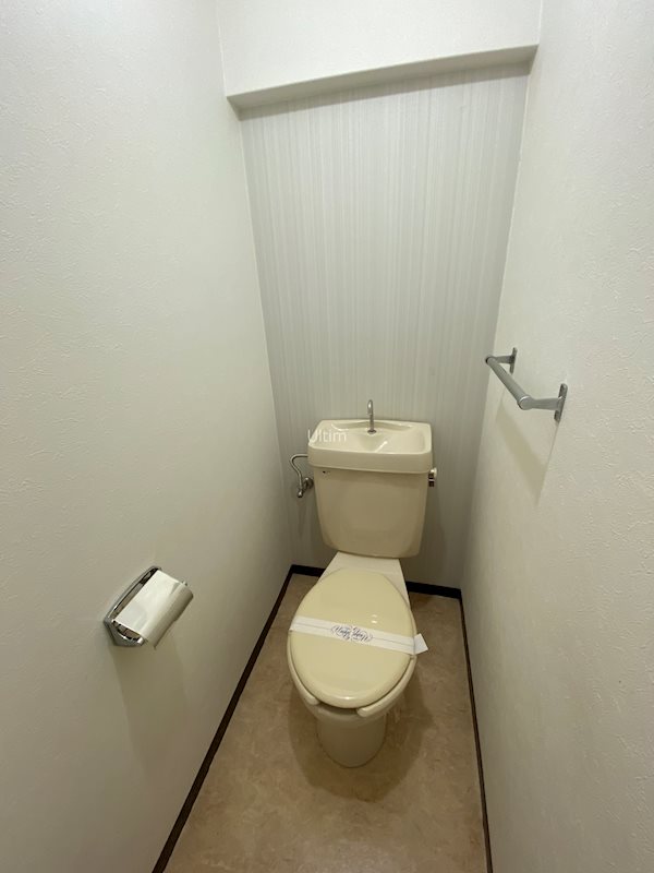 トイレ　別部屋のお写真です。ご参考までに！