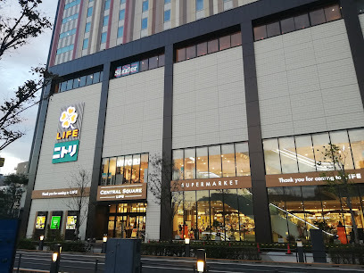 スーパー　ライフセントラルスクエア押上駅前店（スーパー）まで371m