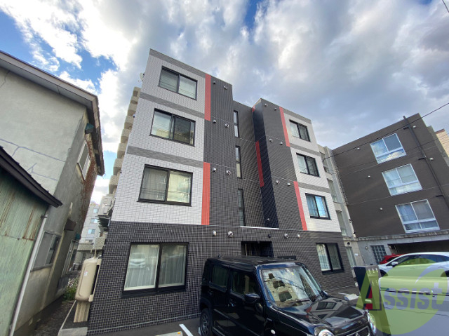 建物外観　札幌市中央区南６条西「ラグジースペース南円山」