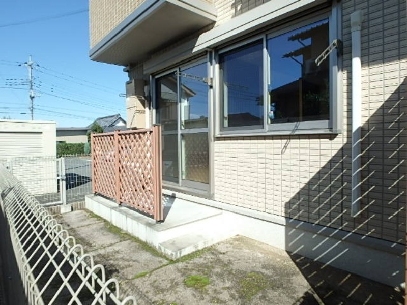 庭　図面と現状に相違がある場合には現状を優先