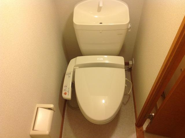 トイレ　ウォシュレット機能付き