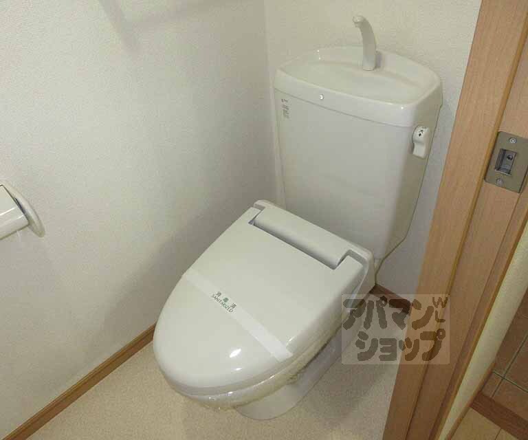 トイレ　ウォシュレット付・