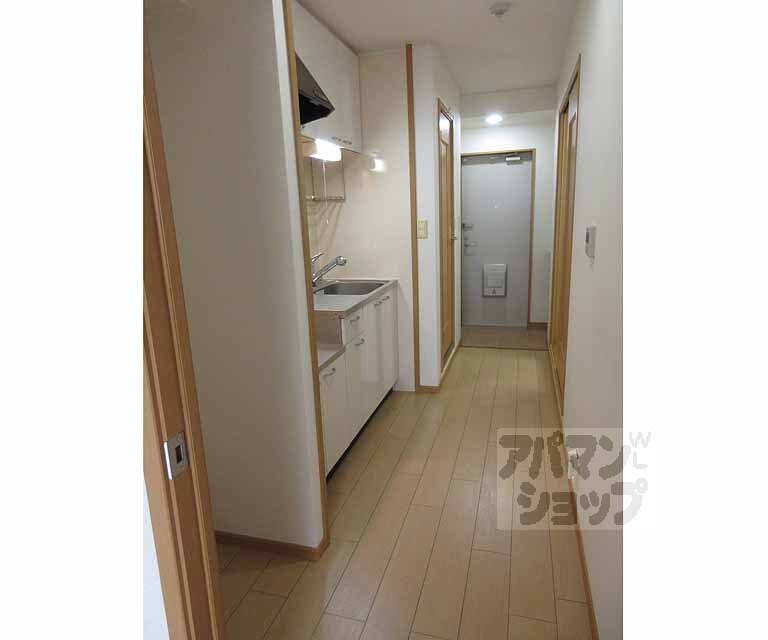その他部屋・スペース　洋室側からの廊下です！