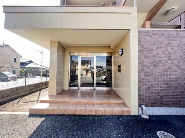 エントランス　オートロック付き