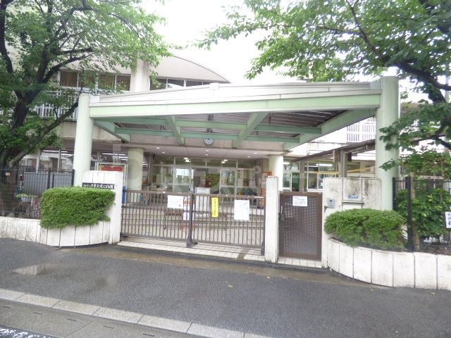 幼稚園・保育園　浦安市立若草認定こども園（幼稚園・保育園）まで230m
