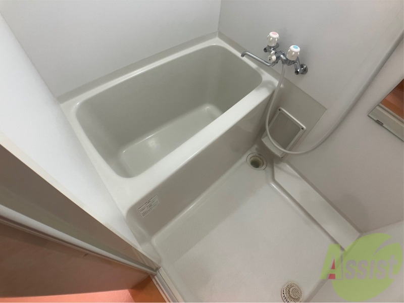 バス・シャワールーム　疲れを癒すには湯船でゆっくりするのが良いですよ。