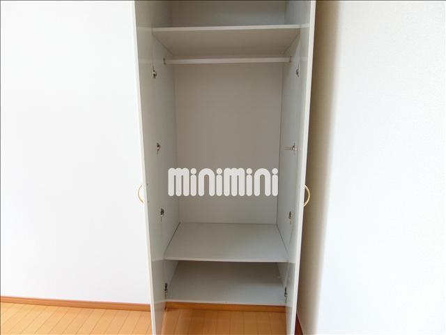 その他設備　洋室各部屋にはクローゼット付き。