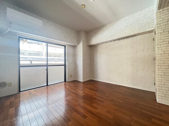 居室・リビング　※別部屋の写真です
