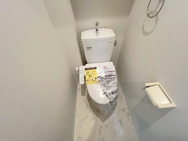 トイレ　綺麗なトイレにはウォシュレット標準装備です。