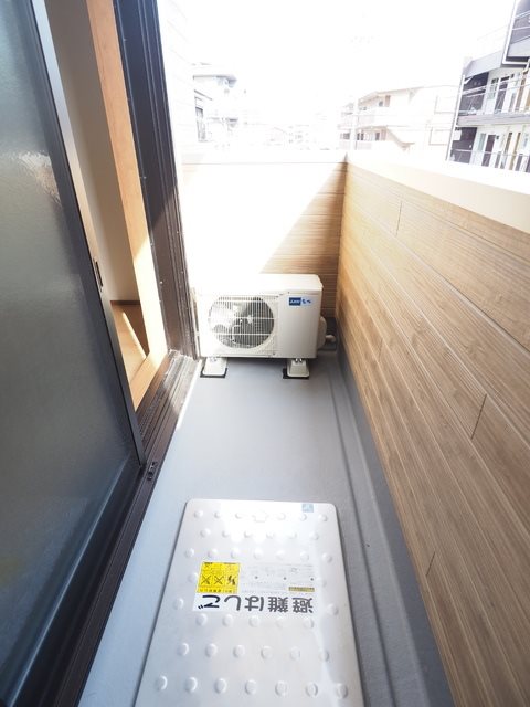 バルコニー　同型シリーズの為現況優先致します