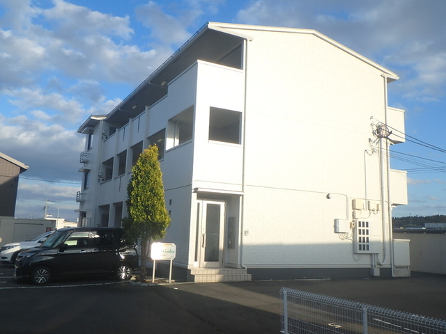 建物外観　ホワイトガーデン　建物外観