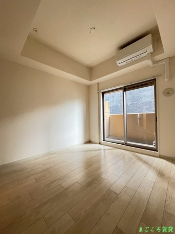 1K Mansion in Naniwa-ku, Osaka — photo 3 of 3