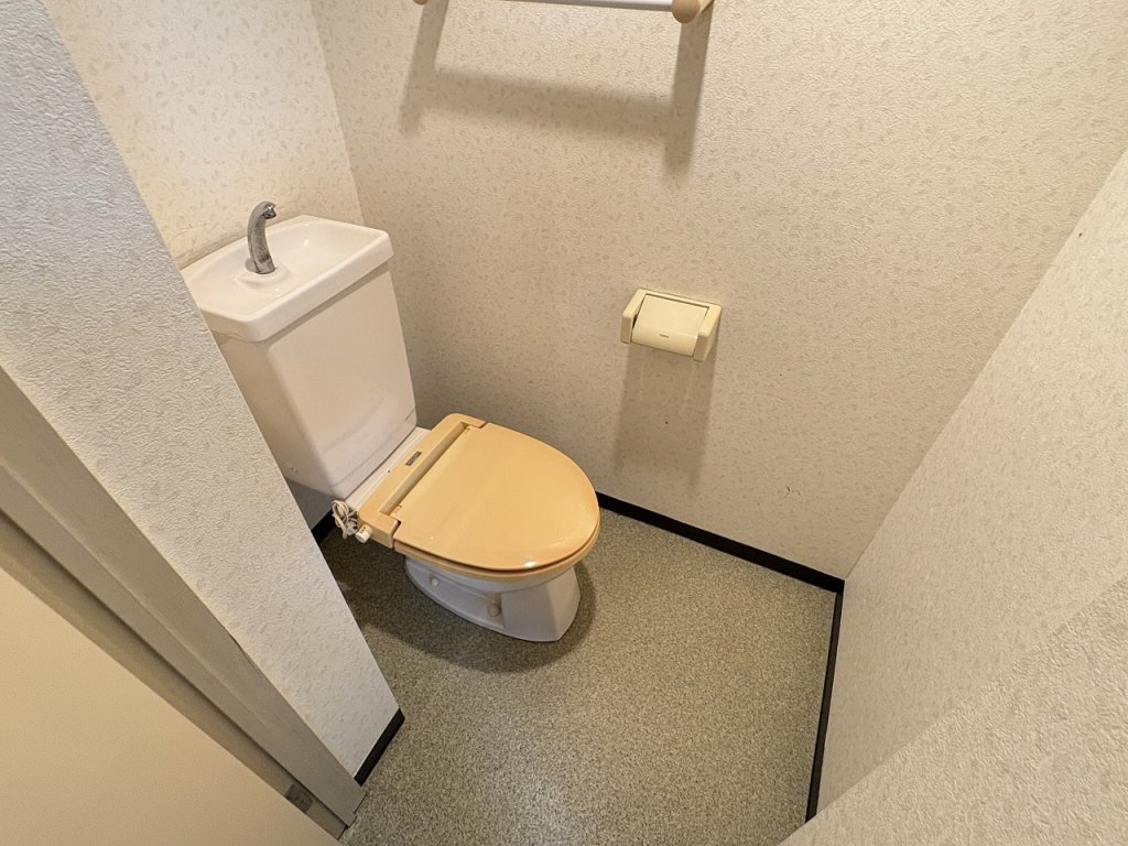 トイレ　普通のトイレです。