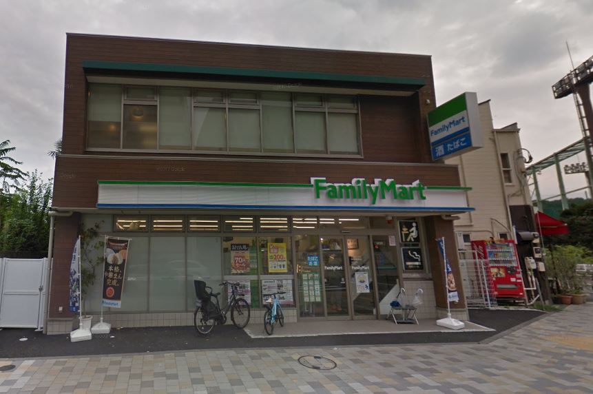 コンビニ　ファミリーマート 麻布運動場前店（コンビニ）まで61m