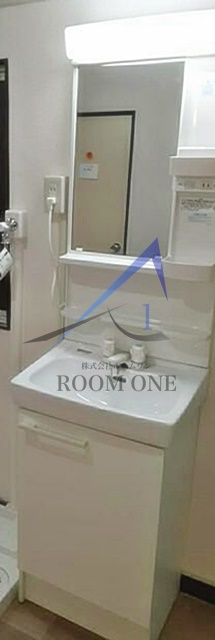 洗面設備　洗面台です。