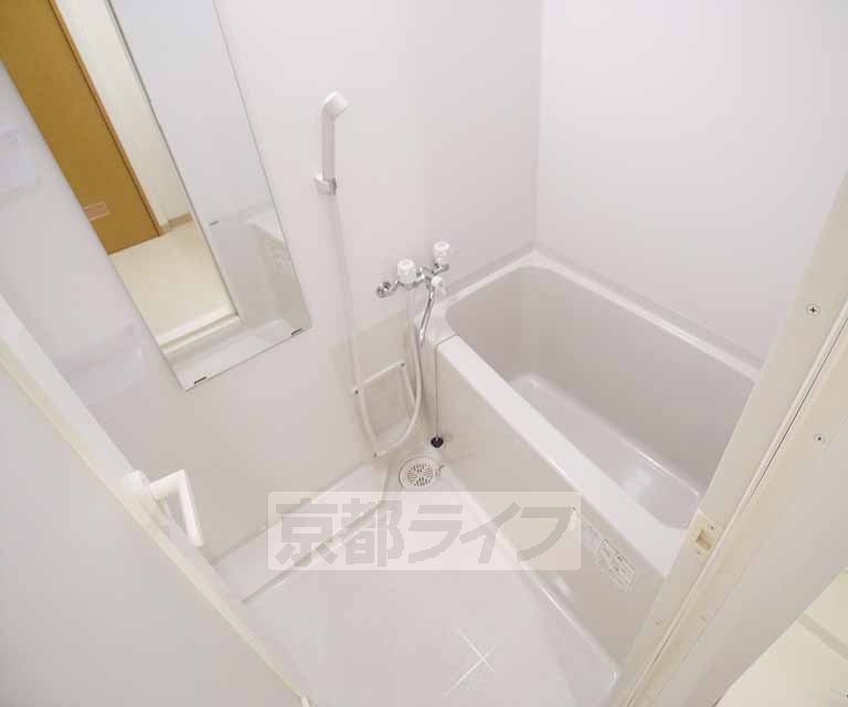 バス・シャワールーム　綺麗なお風呂です。