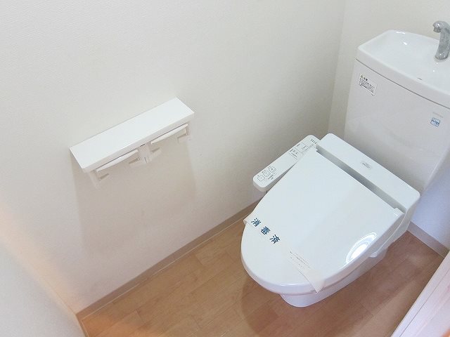 トイレ　参考写真。