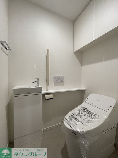 トイレ　※写真は同タイプ住戸です。